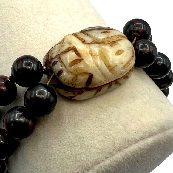 Vintage Double-Strand Beaded Bracelet With Intricate Carved Stone - Picture 3 of 5